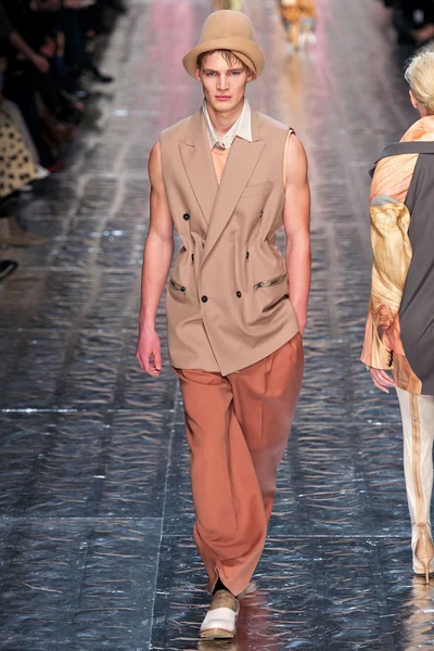 Look 33